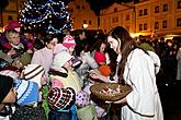 2. adventní neděle - mikulášská nadílka, náměstí Svornosti Český Krumlov, 4.12.2011, foto: Lubor Mrázek