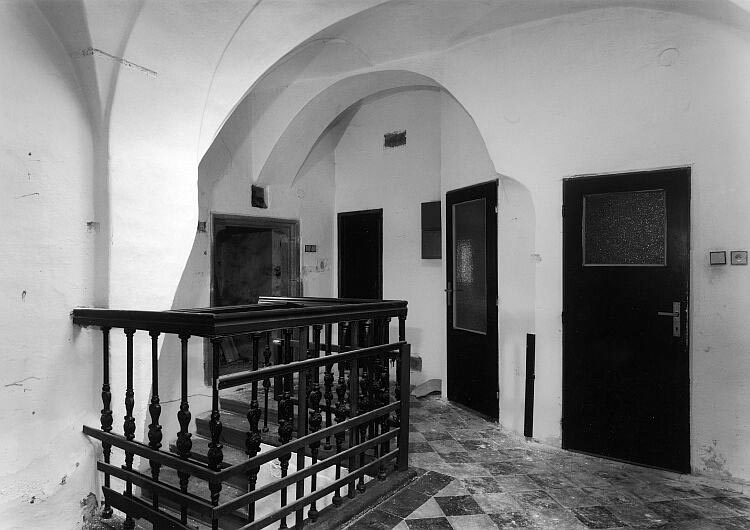 Radniční č. p. 29, hala v 1. patře před rekonstrukcí, 2002, foto: Věroslav Škrabánek