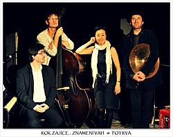 Feng-y&uuml;n Song a jej&iacute; hudebn&iacute; skupina Trio PUO