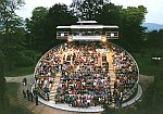 Drehbare Zuschauertribüne im Garten des Schlosses Český Krumlov 