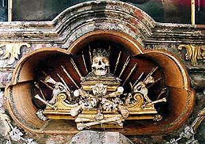 Český Krumlov Castle, remains of St. Calixtine in Castle chapel of St. George, open reliquary 
