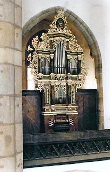 Church of St. Vitus in Český Krumlov, organ on the choir of the literary brotherhood 1716, overview 
