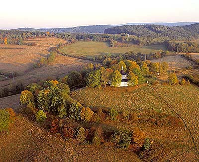 Chapel on Křížová hora (Cross Hill) in Český Krumlov, aerial view, autumn mood, foto: Libor Sváček 