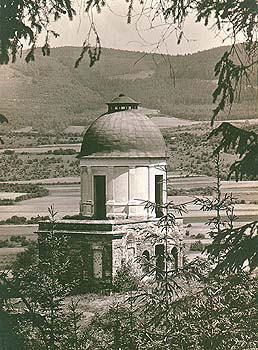Vogeltempel bei Český Krumlov, hist. Foto, Sammlungsfonds des Bezirksheimatmuseums Český Krumlov, Foto J. Seidel, 1916 