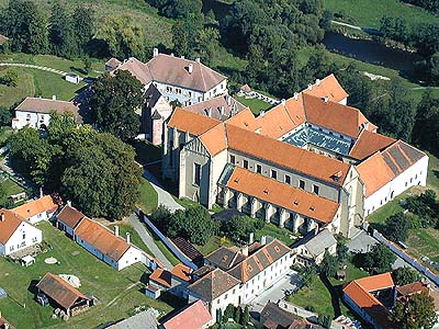Klášter Zlatá Koruna, letecký pohled, foto: Lubor Mrázek 
