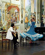 Pepe Romero and his wife (Spain). Concert as part of project Europamusicale, Chamber music festival Český Krumlov 2000, foto: Lubor Mrázek 