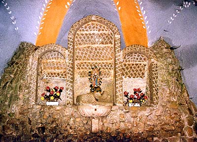Wallfahrtskirche Svatý Kámen, Ansicht des Interieurs der Kapelle mit der wunderwirkenden Quelle 