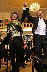 Jong-Won Kim – klavír (Korea), Symfonický orchestr Českého rozhlasu, dirigent: Maxim Šostakovič (Rusko, USA), 21.7.2006, Mezinárodní hudební festival Český Krumlov 2006, zdroj: © Auviex s.r.o., foto Libor Sváček 