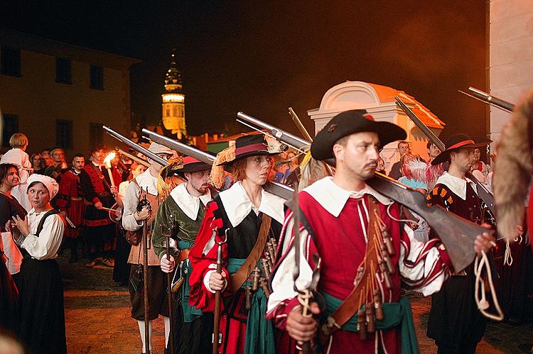 Nächtlicher feierlicher Umzug durch die Stadt, Foto: Libor Sváček