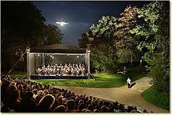 závěrečný koncert na otáčivém hledišti 