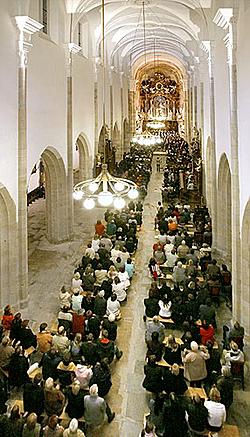 Wolfgang Amadeus Mozart - Requiem d moll, klášterní kostel, 5.10.2006, Královský hudební festival Zlatá Koruna, foto: ©2006 Lubor Mrázek, Archiv OIS - 2006080778b 