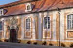 Schloss-Reitschule