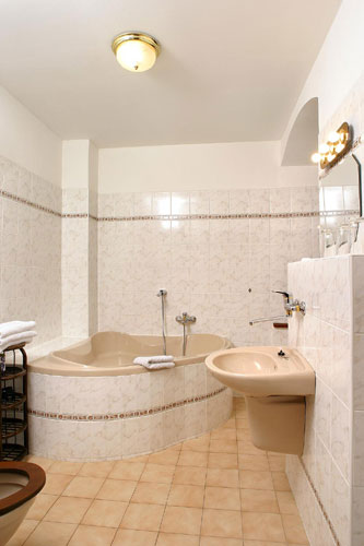 Třílůžkový pokoj - (Barbora II), 3 + 0, Hotel Barbora I. a II