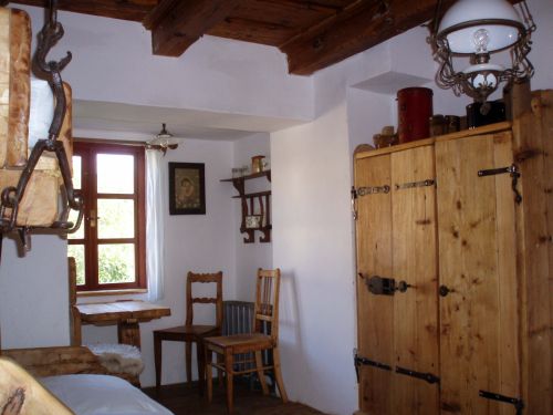 Dreibettzimmer, 3 + 0, Hauselllen des Henkers Matias