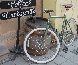 Bike-friendly restaurants and café