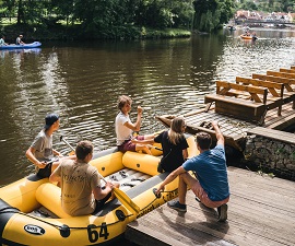 Verleih von Wassersportausrüstung