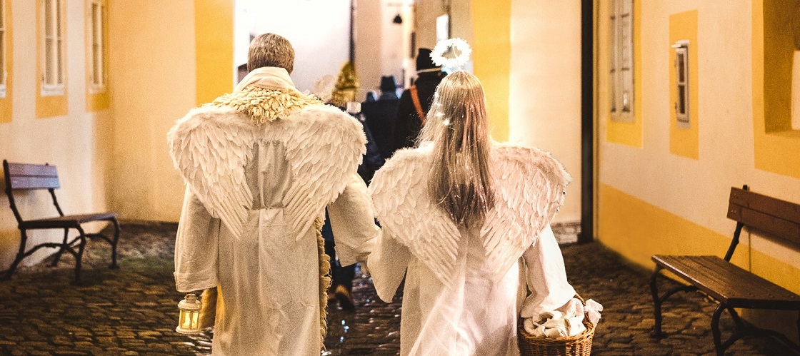 Angel parade in Český Krumlov, source: DMO Český Krumlov Region, z. s., photo by: Tomáš Perzl