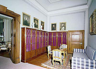 Zámek Český Krumlov, apartmá kněžny Eleonory ze Schwarzenberku, příruční knihovna knížete 