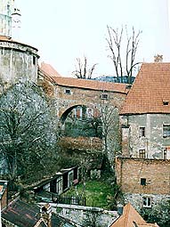 Schloss Český Krumlov, Verbindungsgang, Abschnitt beim Bärengraben auf dem I. Schlosshof 