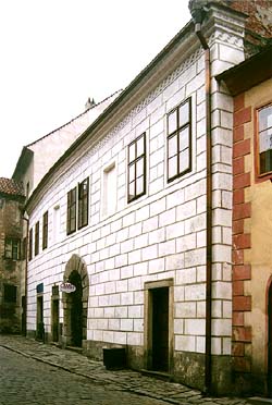 Latrán Nr. 66, die sog. Alte Apotheke auf dem Schloss Český Krumlov, Ansicht von der Latran-Gasse, foto:  Ladislav Pouzar 