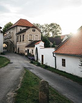 Radtour Český Krumlov - Zlatá Koruna - Dívčí kámen