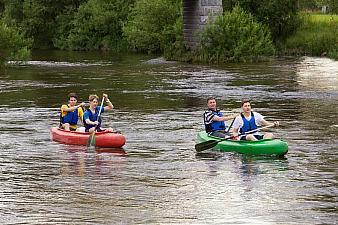 Mit dem Boot von Český Krumlov nach Zlatá Koruna