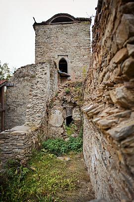 Festung und verlassenes Dorf Pasovary