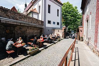 Pivovarská restaurace & Pivnice s herním lounge