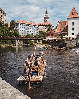 Rundfahrten auf Flößen