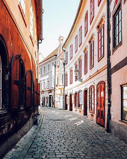 [EN👇] Počasí už začíná vybízet k procházkám a my se brzy přihlásíme s tipy na duben.☀️

Hezkou neděli přejeme z Krumlova! 🍀

📸 @weilfernweh
_________
Please read the English text in the comments.

#ceskykrumlovofficial #ceskykrumlovregion #jiznicechy #ceskykrumlov #krumlov #jihoceskykraj #unesco #uzasnamista #fotimecesko #krasnecesko #uzasnecesko #kudyznudy #svetovecesko #czechrepublic #visitczechia #visitcz