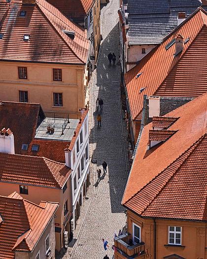 [EN👇] Uličky Krumlova z perspektivy zámecké věže a hledáčku 📸 @kevin.moravec.  Děkujeme za úlovky! 👏
_________
Please read the English text in the comments.

#ceskykrumlovofficial #ceskykrumlovregion #jiznicechy #ceskykrumlov #krumlov #jihoceskykraj #unesco #uzasnamista #fotimecesko #krasnecesko #uzasnecesko #kudyznudy #svetovecesko #czechrepublic #visitczechia #visitcz