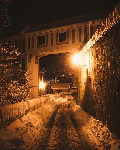 ❄️ Krumlov je stále pod sněhovou čepicí ⛄️ 

Doufejme, že to ještě chvíli vydrží! 😊

#ceskykrumlovofficial #ceskykrumlovregion #jiznicechy #ceskykrumlov #krumlov #jihoceskykraj #unesco #uzasnamista #fotimecesko #krasnecesko #uzasnecesko #kudyznudy #svetovecesko #ceskarepublika #vanoce #advent #winterwonderland